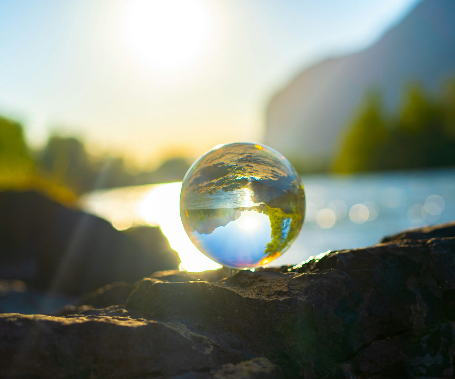 Lichtstrahl, Weltkugel in Murmel